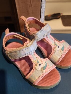 Sz 9M Carter's Iridescent Pastel Unicorn Light-up Sandals - Pink